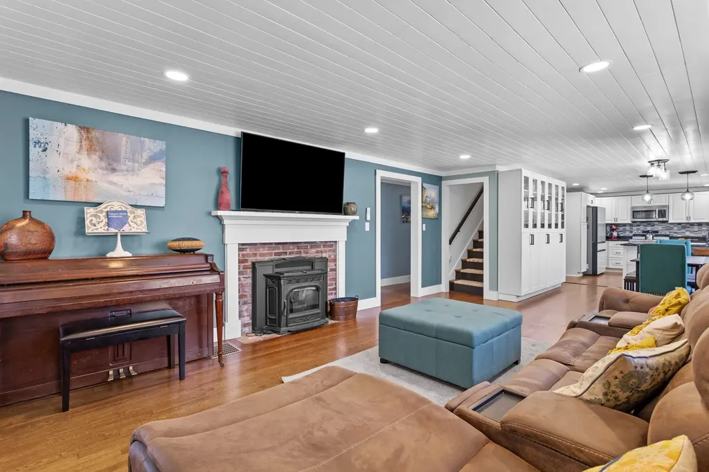 59 Blaze Hill Road Hopkinton NH 03229