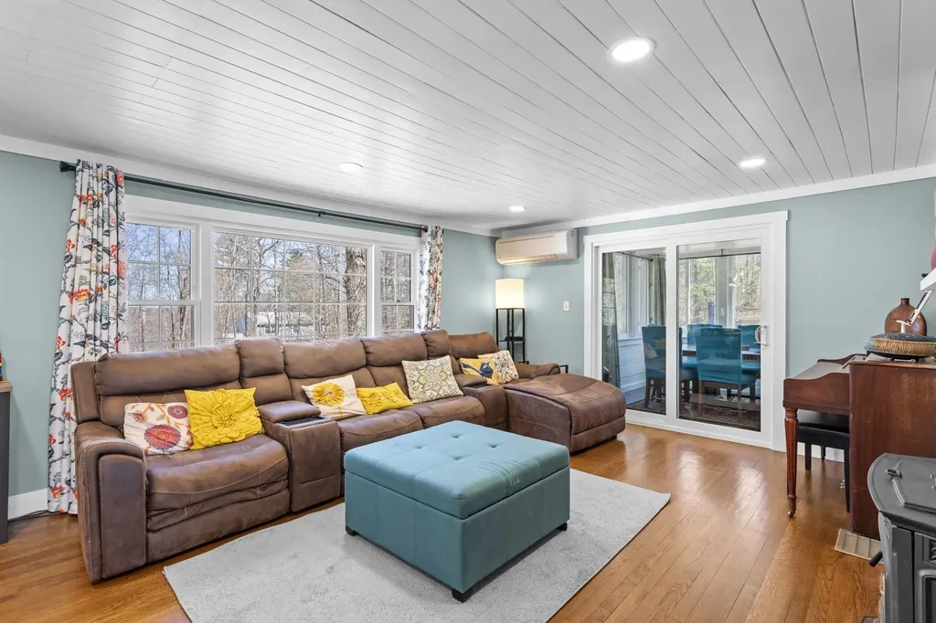 59 Blaze Hill Road Hopkinton NH 03229