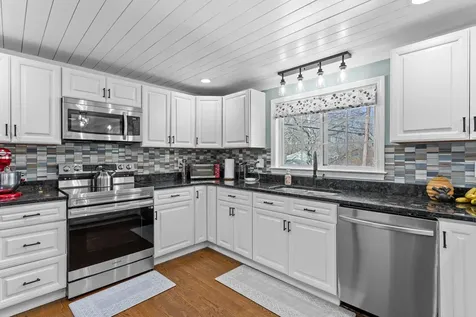 59 Blaze Hill Road Hopkinton NH 03229