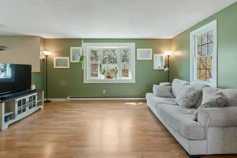 5 Sprucewood Drive Rochester NH 03867