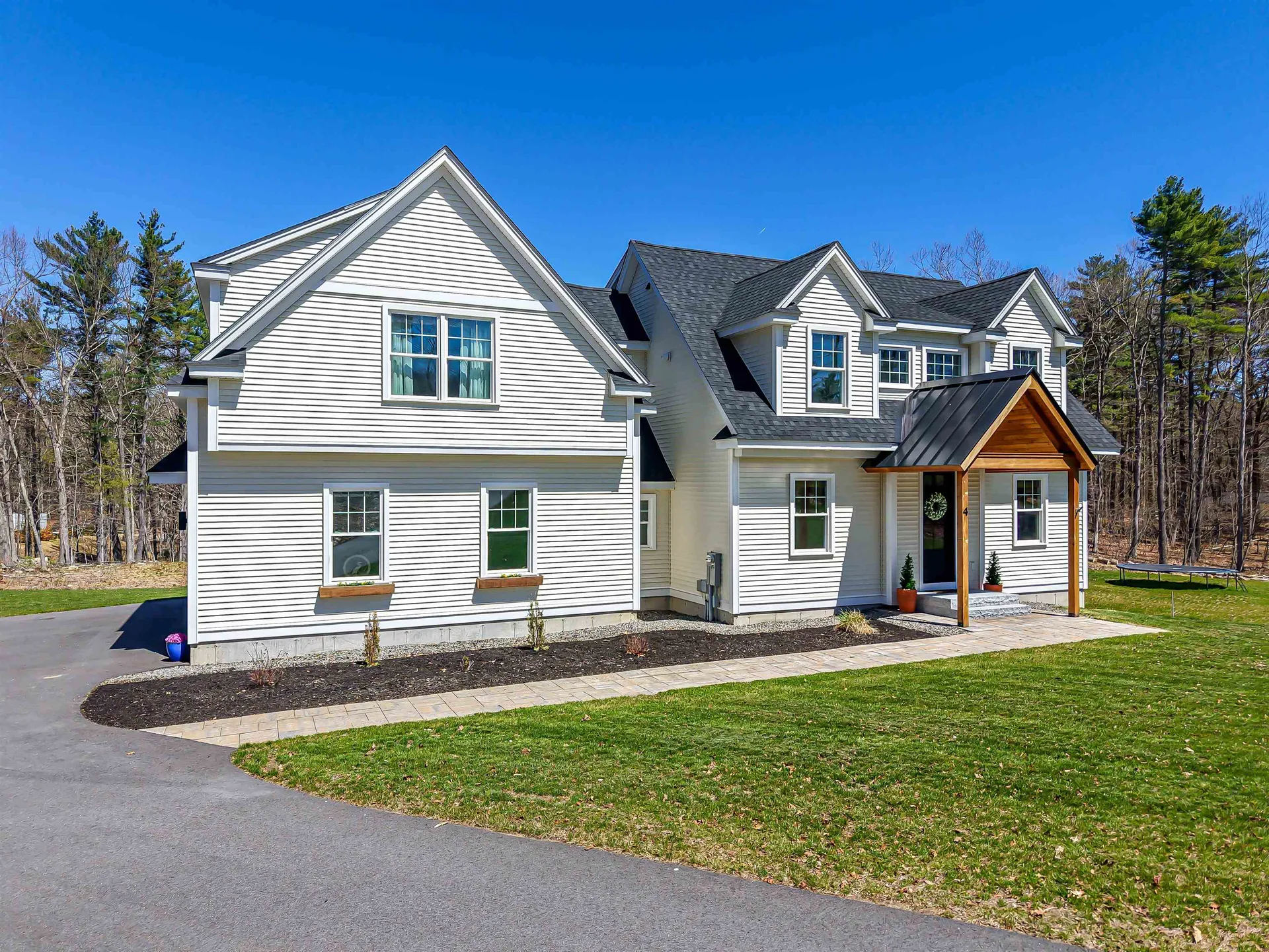4 West Shore Park Road Kingston NH 03848