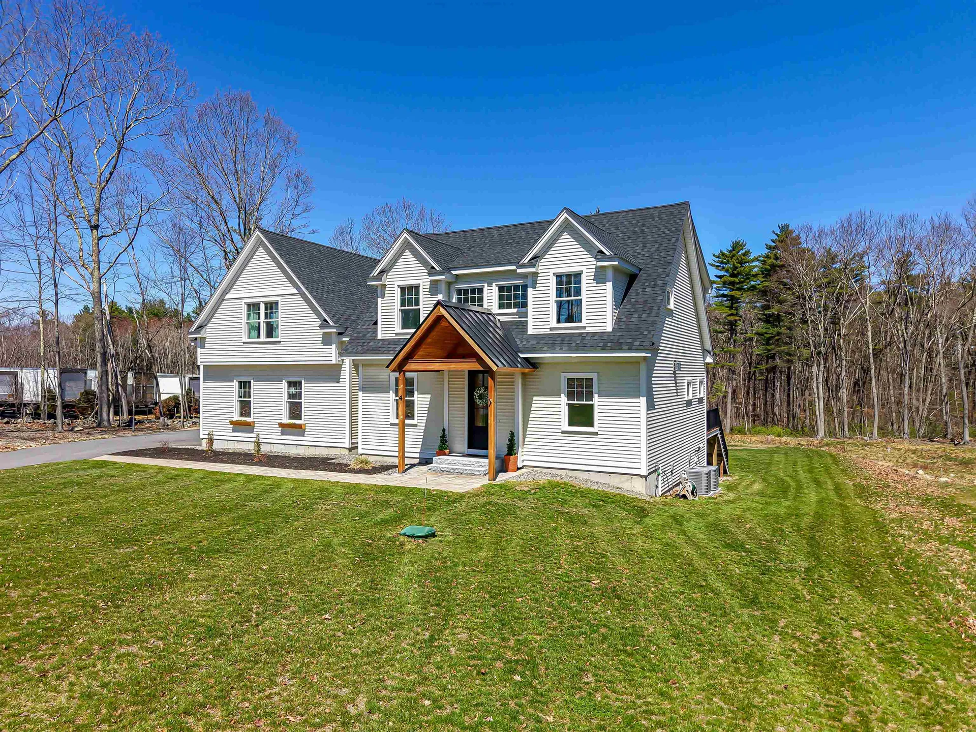 4 West Shore Park Road Kingston NH 03848