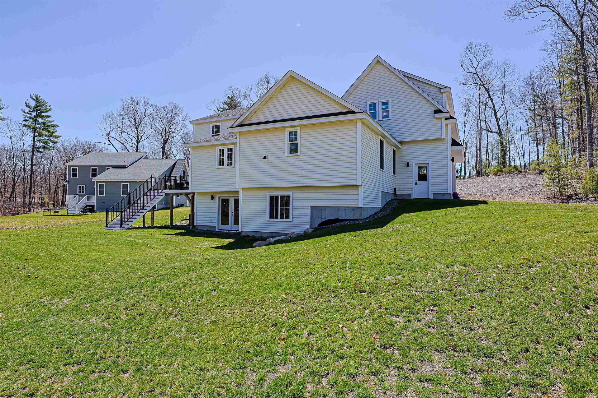 4 West Shore Park Road Kingston NH 03848