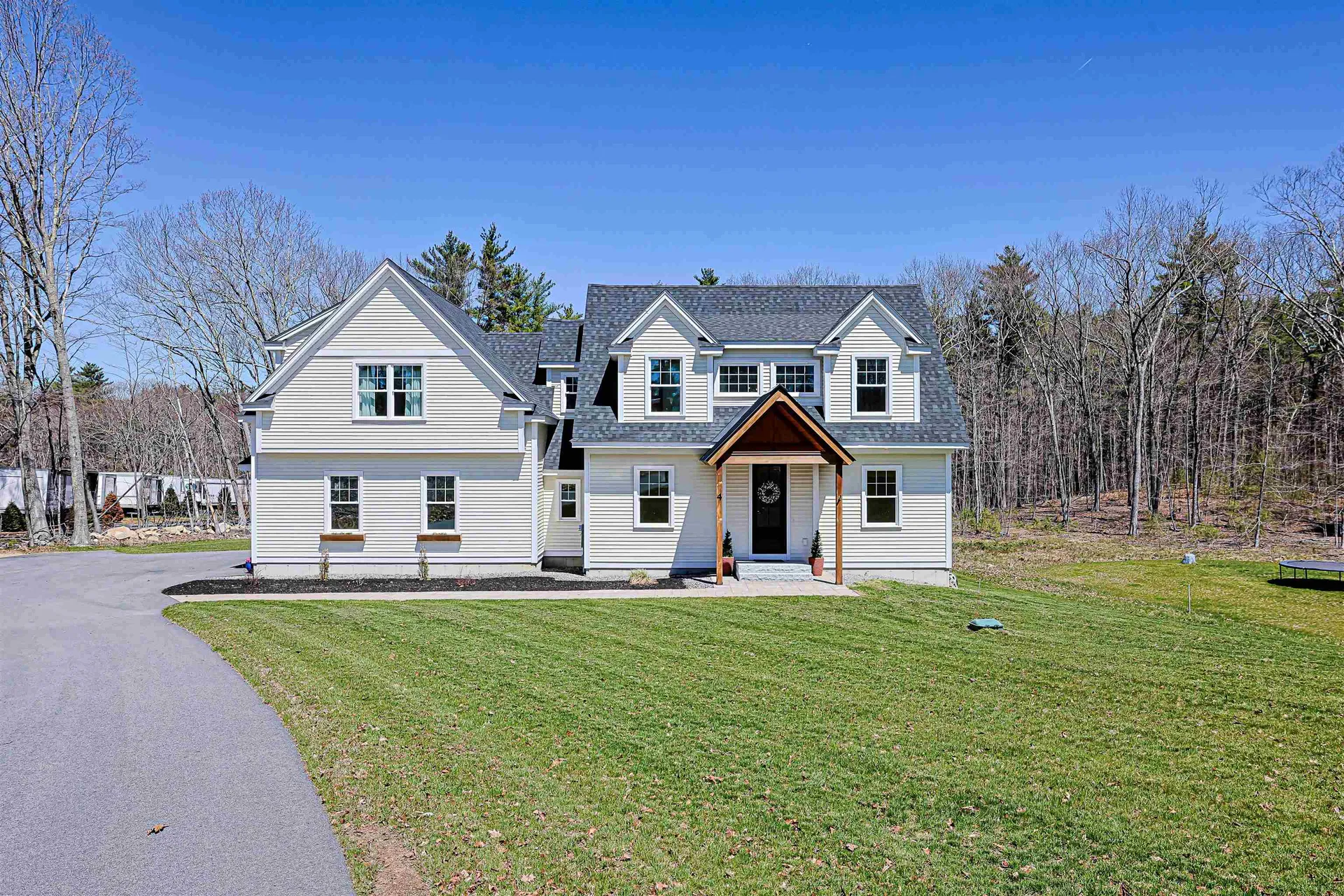 4 West Shore Park Road Kingston NH 03848
