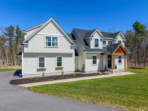 4 West Shore Park Road Kingston NH 03848