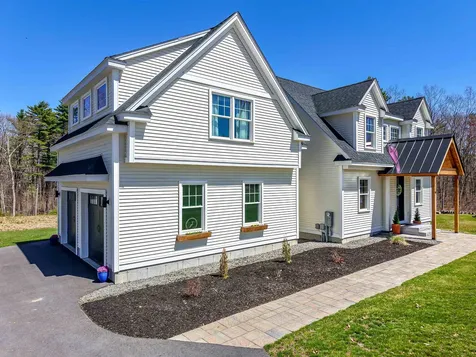 4 West Shore Park Road Kingston NH 03848