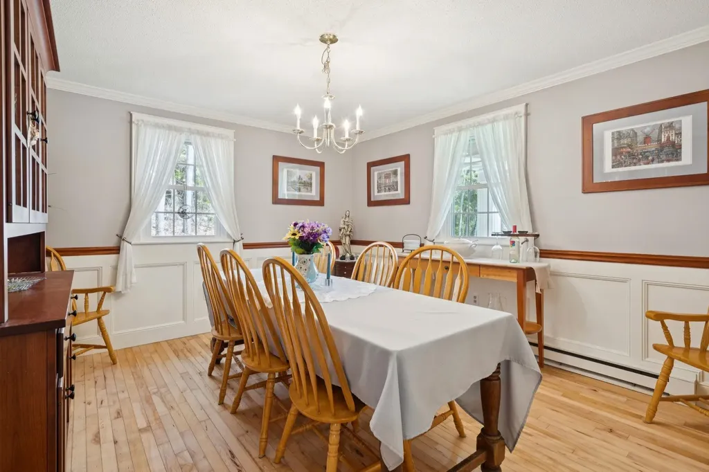 66 Sparrowhawk Road New London NH 03257