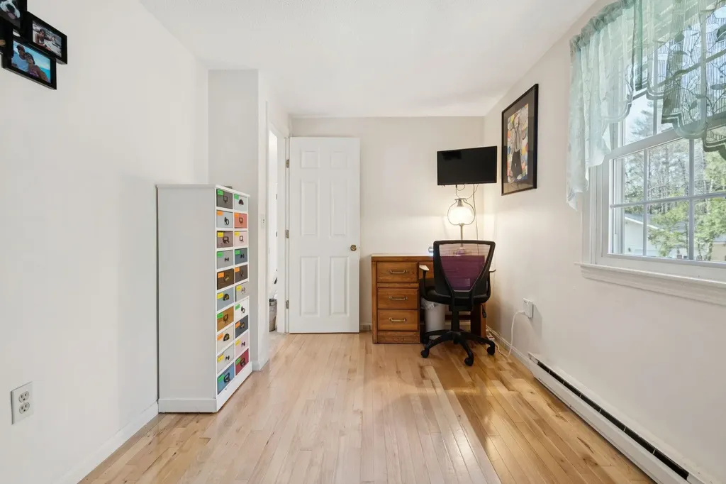 66 Sparrowhawk Road New London NH 03257