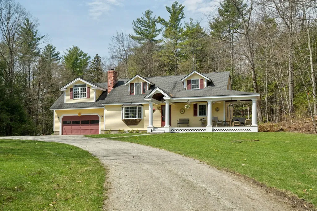 66 Sparrowhawk Road New London NH 03257