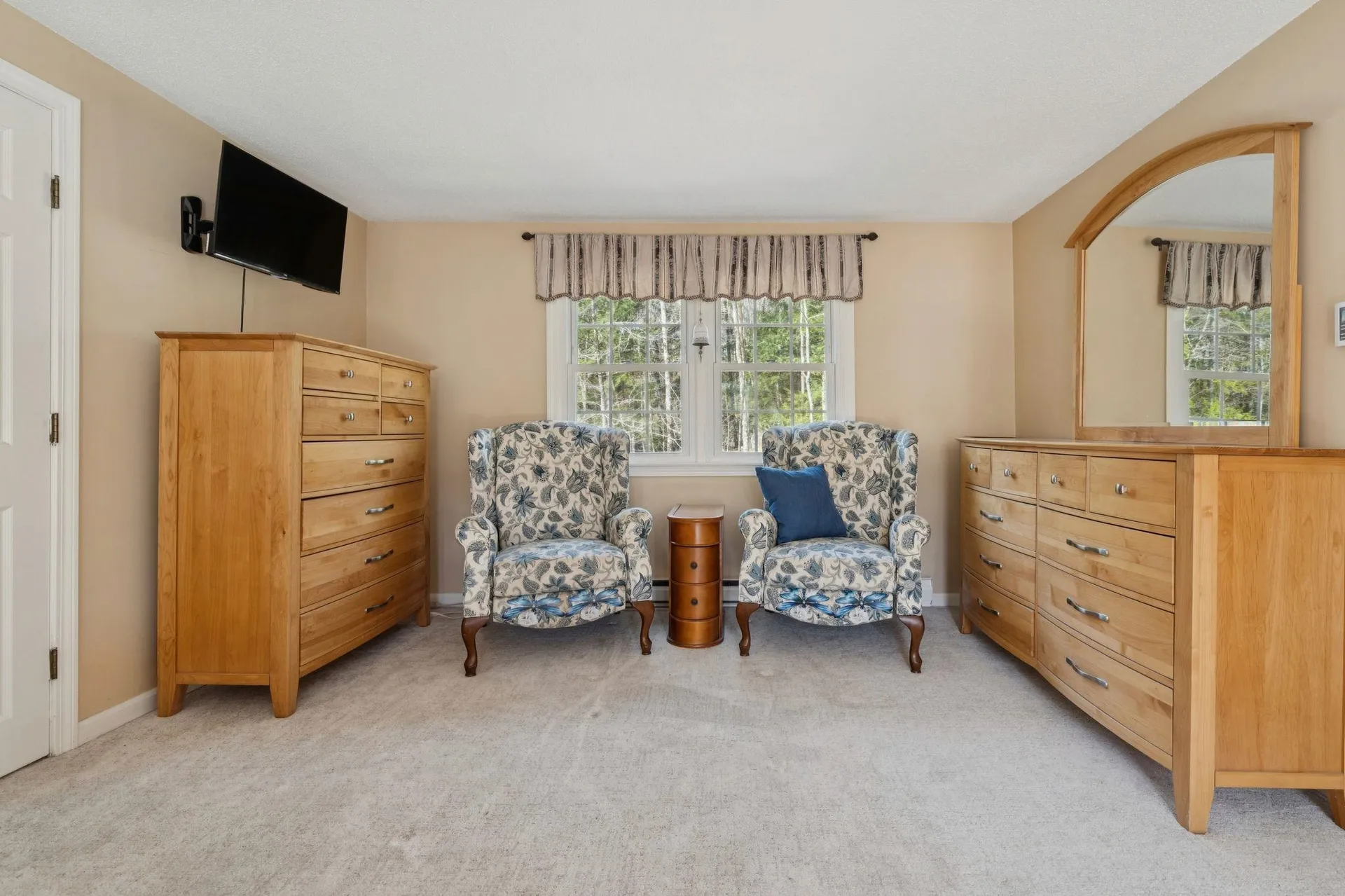 66 Sparrowhawk Road New London NH 03257