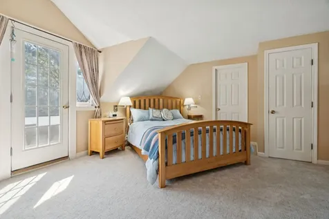 66 Sparrowhawk Road New London NH 03257