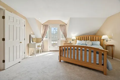 66 Sparrowhawk Road New London NH 03257