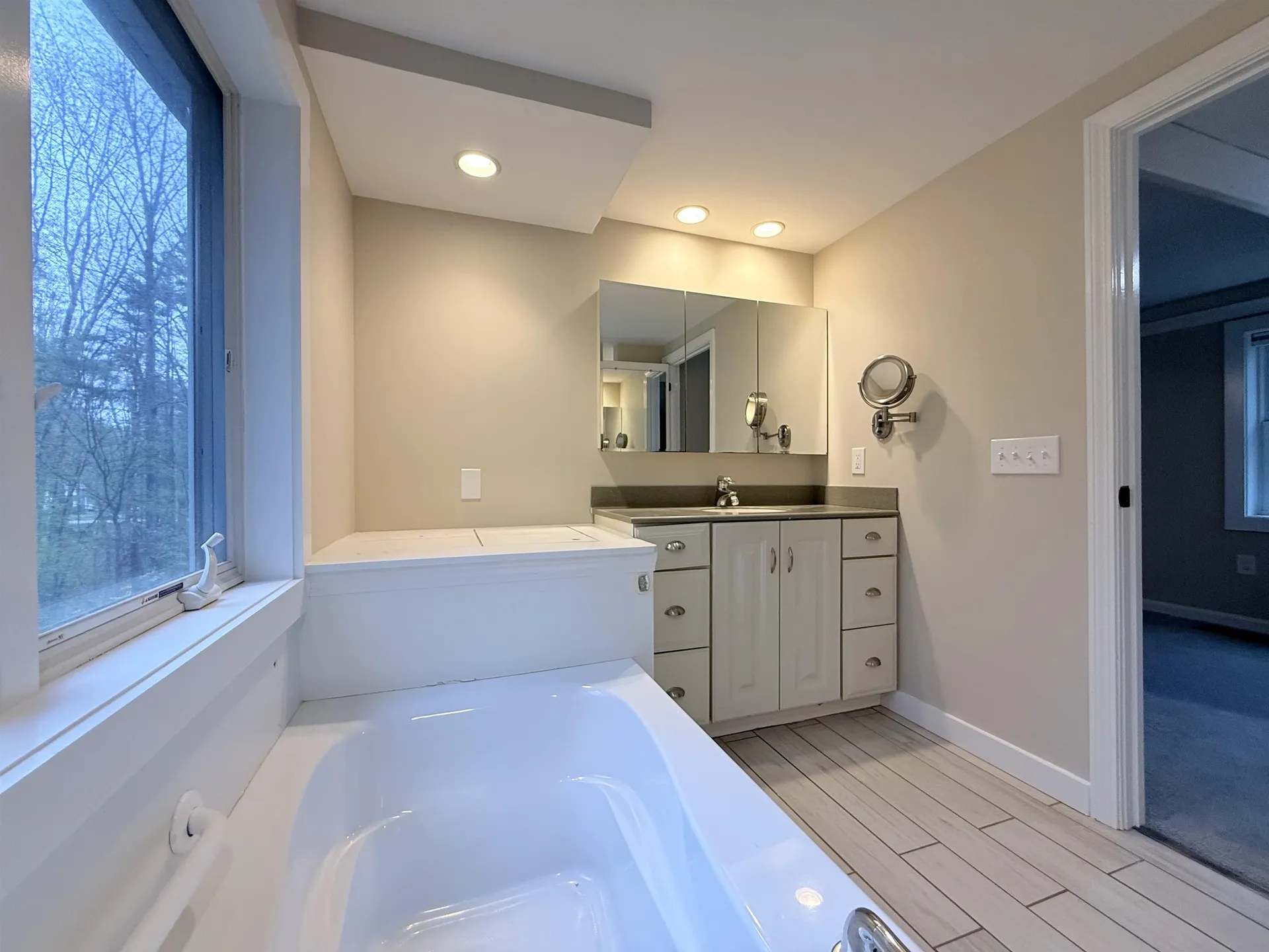14 Moharimet Drive Madbury NH 03823