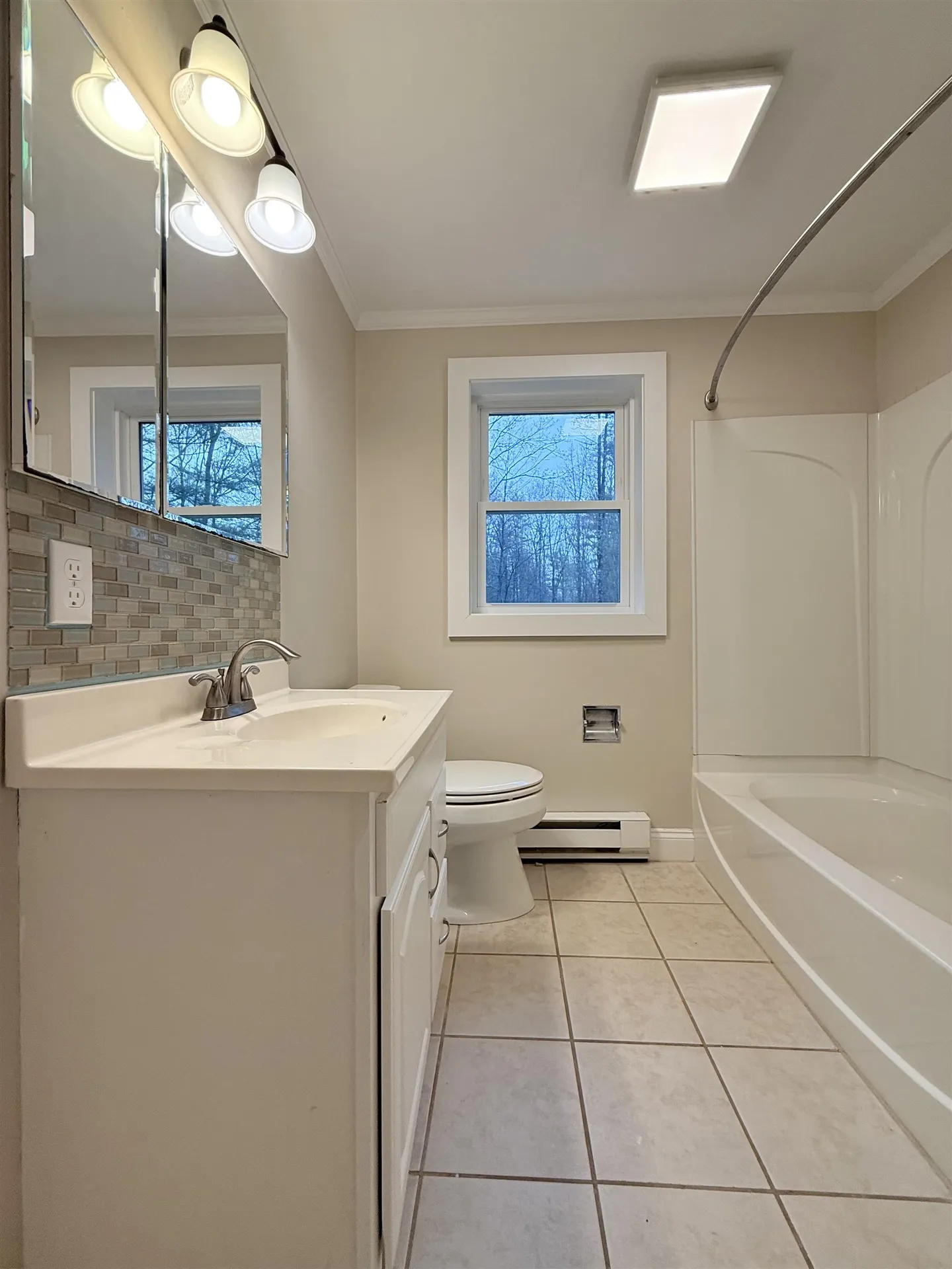 14 Moharimet Drive Madbury NH 03823