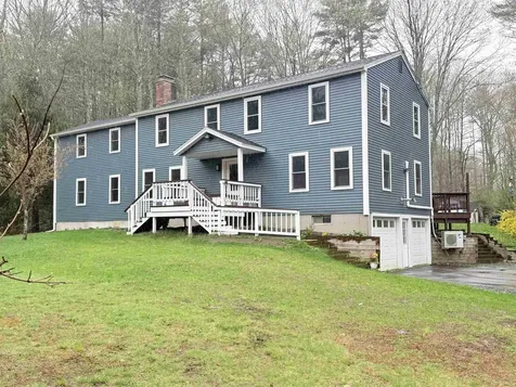 14 Moharimet Drive Madbury NH 03823