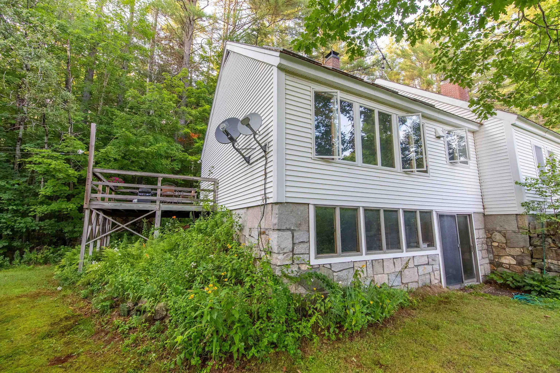 898 & 900 Bunker Hill Road Tamworth NH 03883