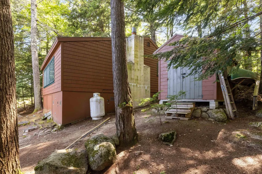 69 Buoniello Road Moultonborough NH 03254