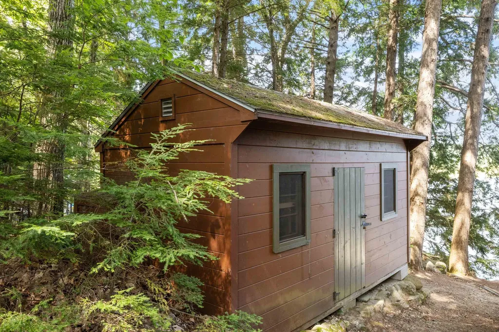 69 Buoniello Road Moultonborough NH 03254