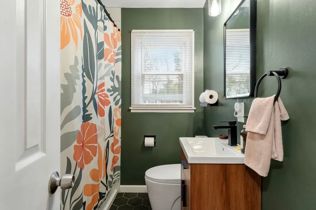35 Baldwin Avenue South Burlington VT 05403