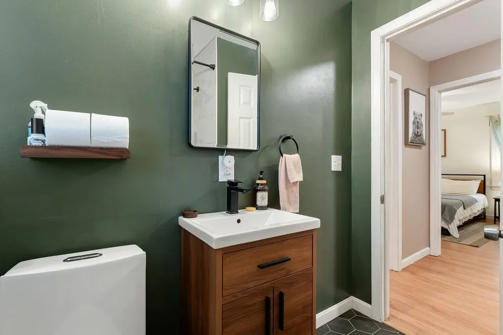 35 Baldwin Avenue South Burlington VT 05403