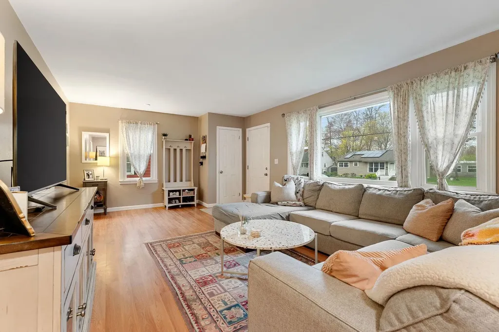 35 Baldwin Avenue South Burlington VT 05403