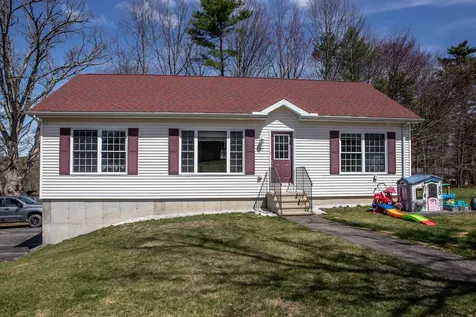 30 Cricket Hill Way Franklin NH 03235