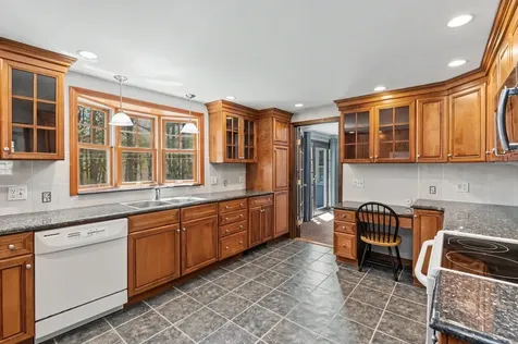 10 Fox Den Road Hollis NH 03049