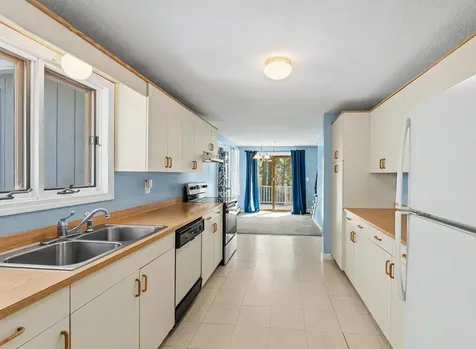 10 Fox Den Road Hollis NH 03049
