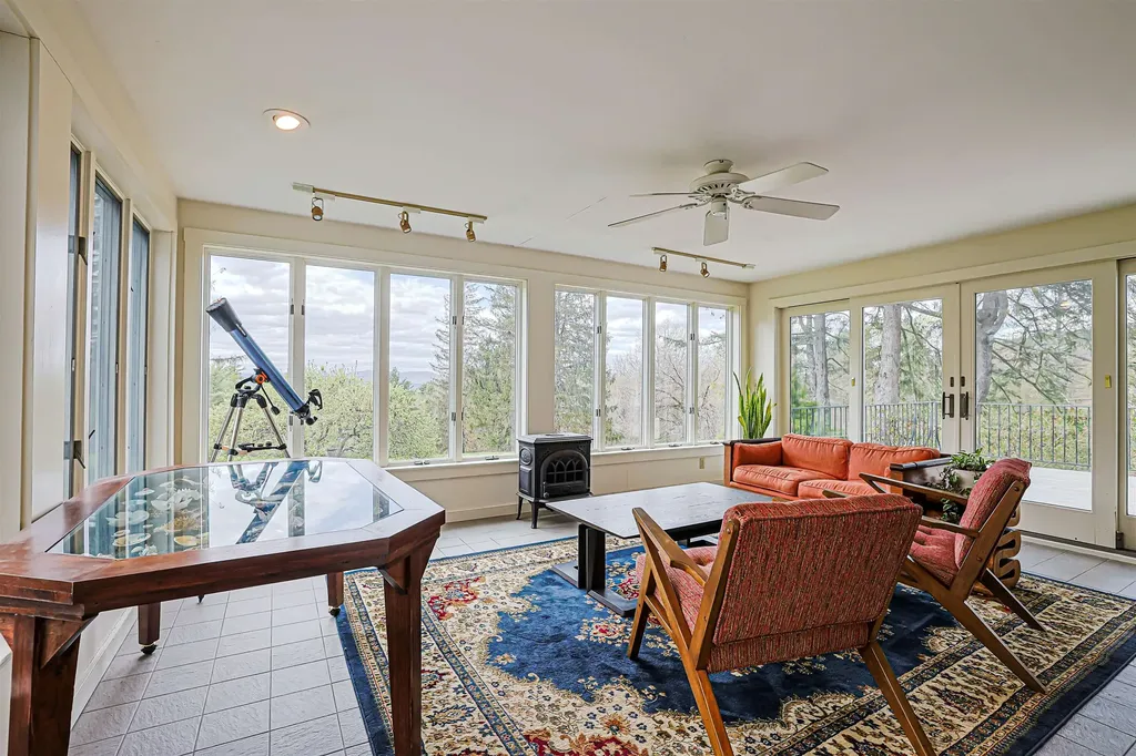 62 Putney Hill Road Hopkinton NH 03229