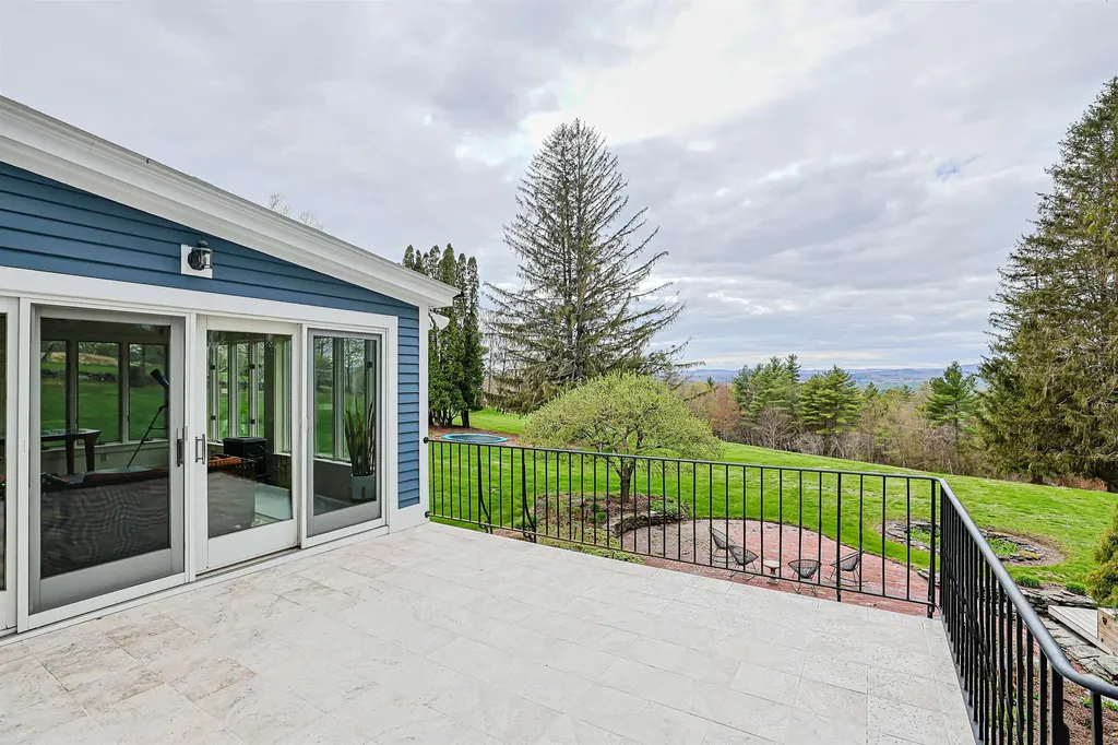 62 Putney Hill Road Hopkinton NH 03229