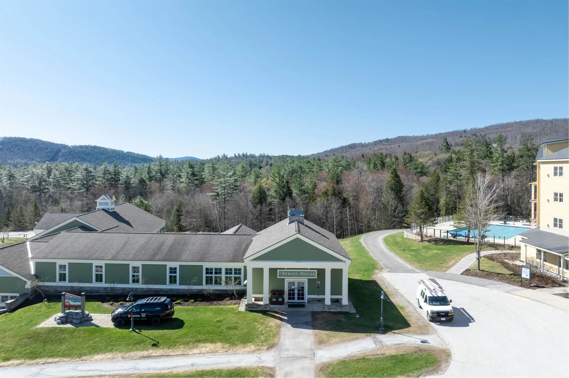 368/370 Qtr. I V Jackson Gore Inn Ludlow VT 05149
