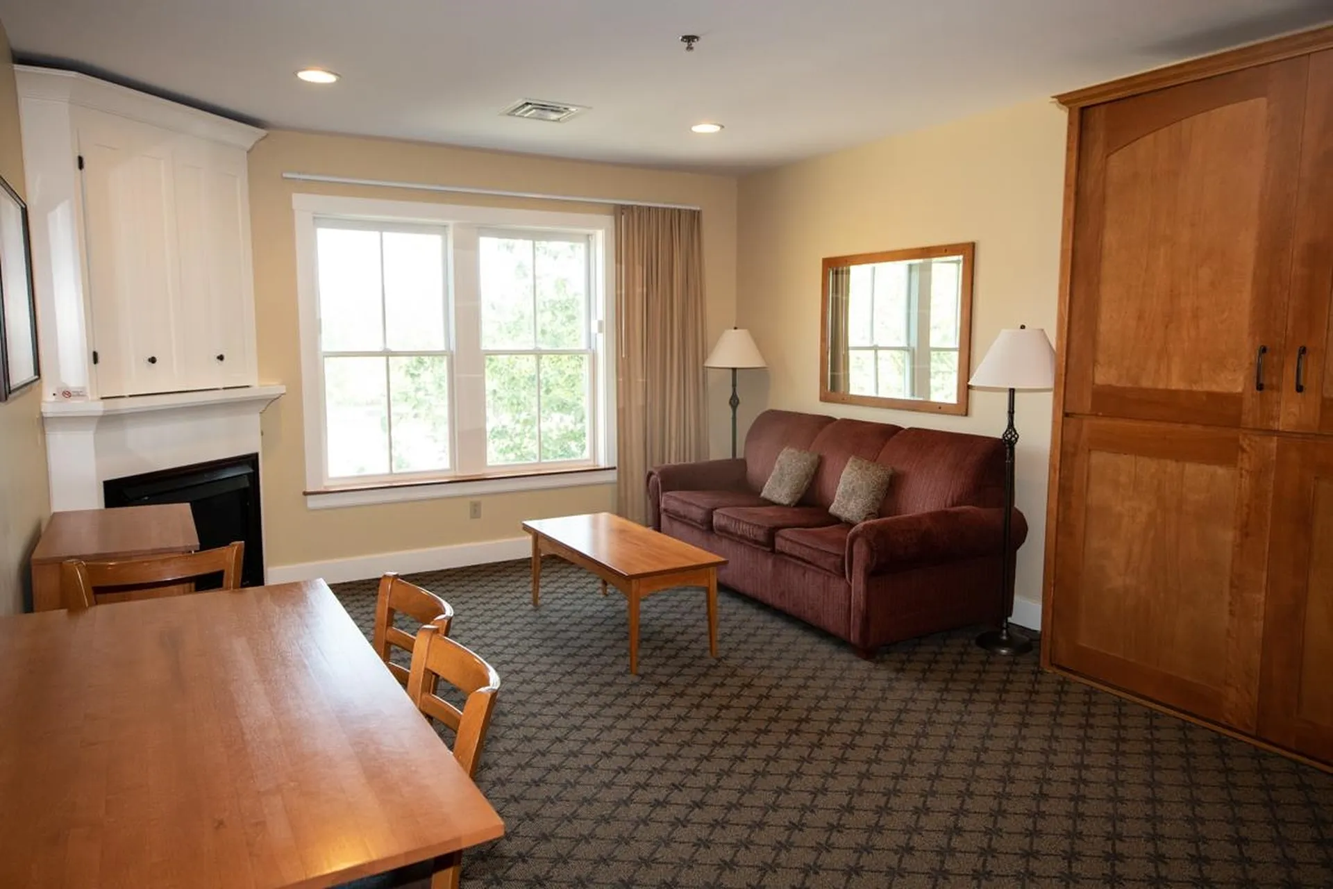 368/370 Qtr. I V Jackson Gore Inn Ludlow VT 05149