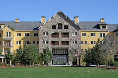 368/370 Qtr. I V Jackson Gore Inn Ludlow VT 05149
