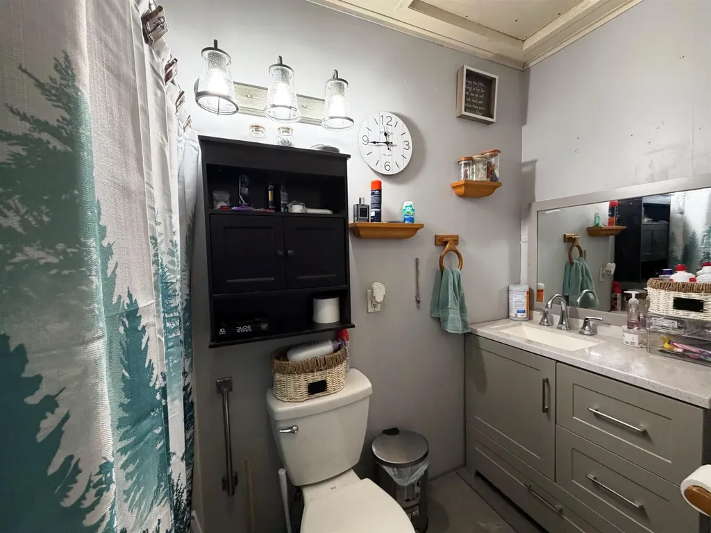 64 Washington Street Littleton NH 03561