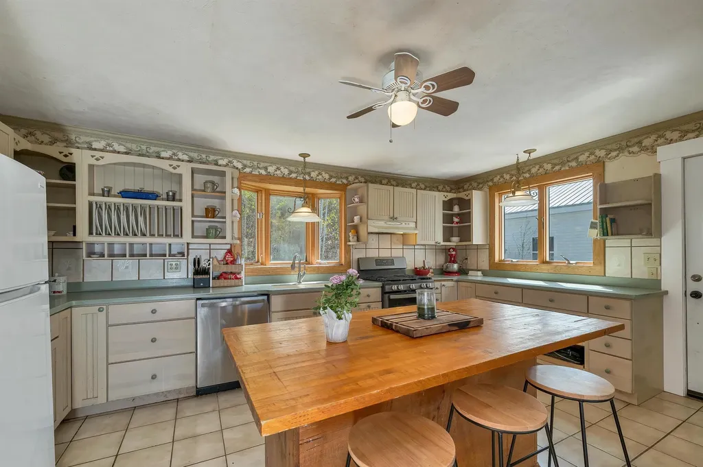 328 Prospect Street Franklin NH 03235