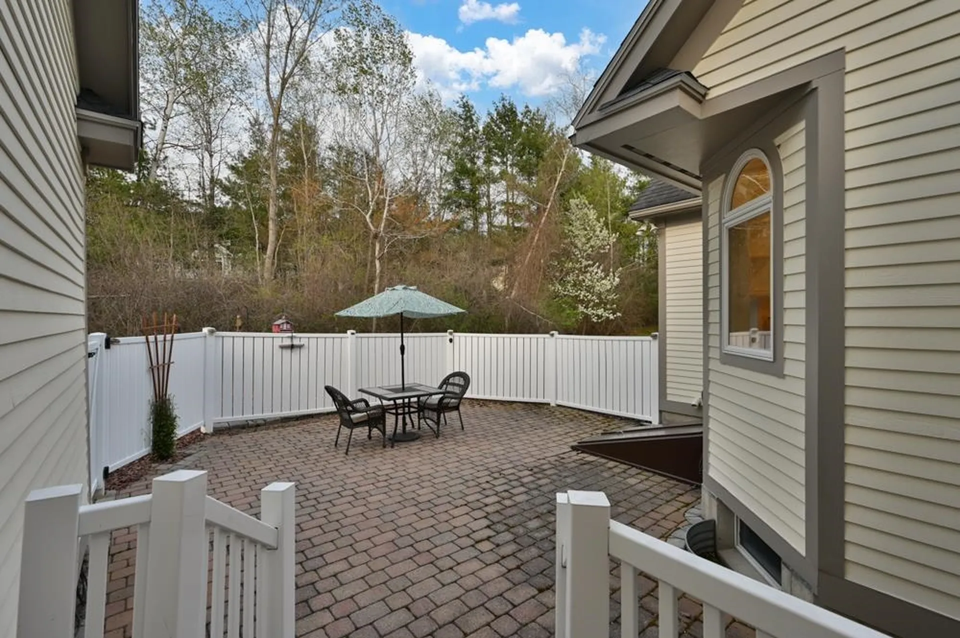 16 Hawkins Pond Lane Salem NH 03079