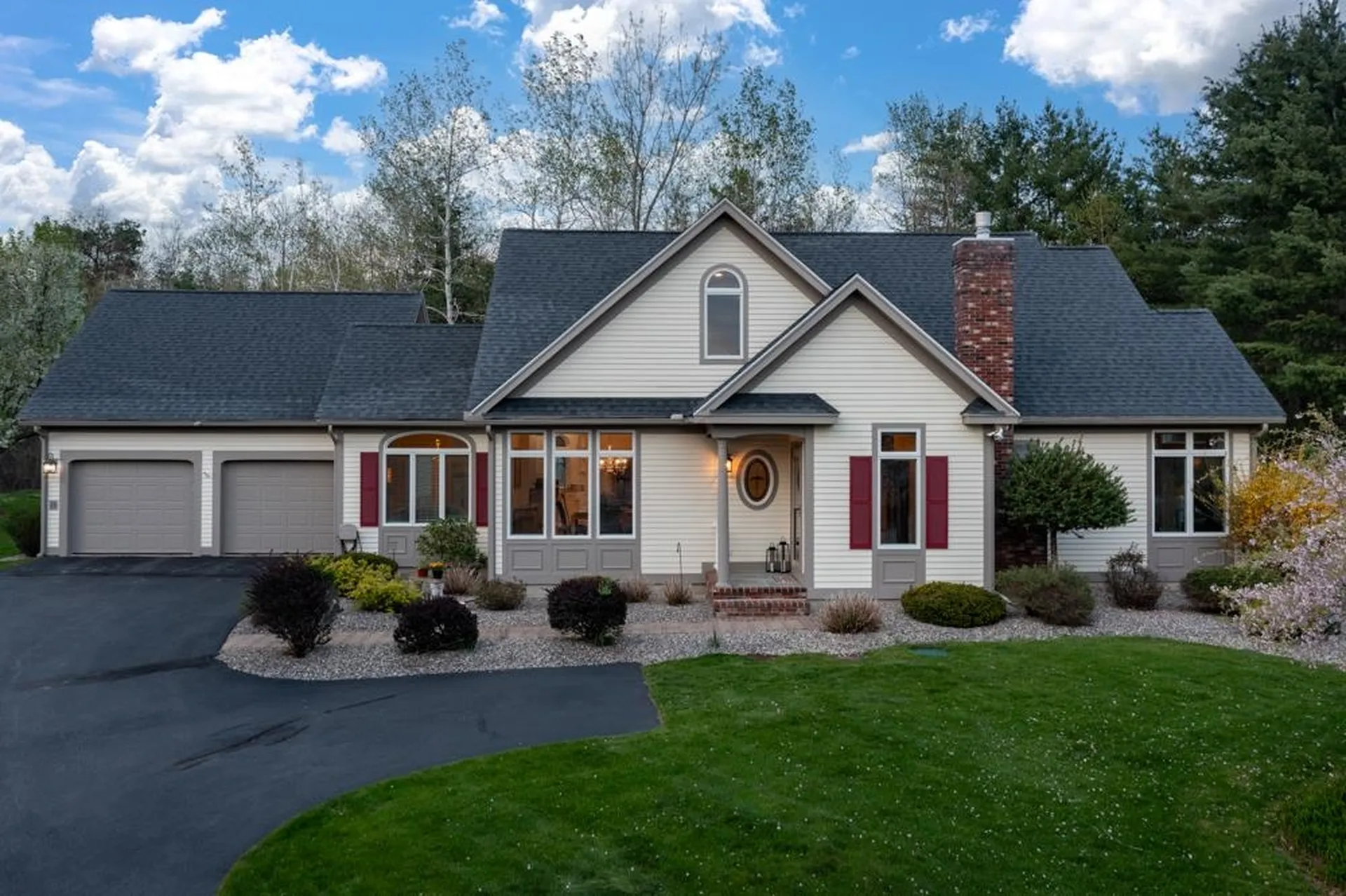 16 Hawkins Pond Lane Salem NH 03079