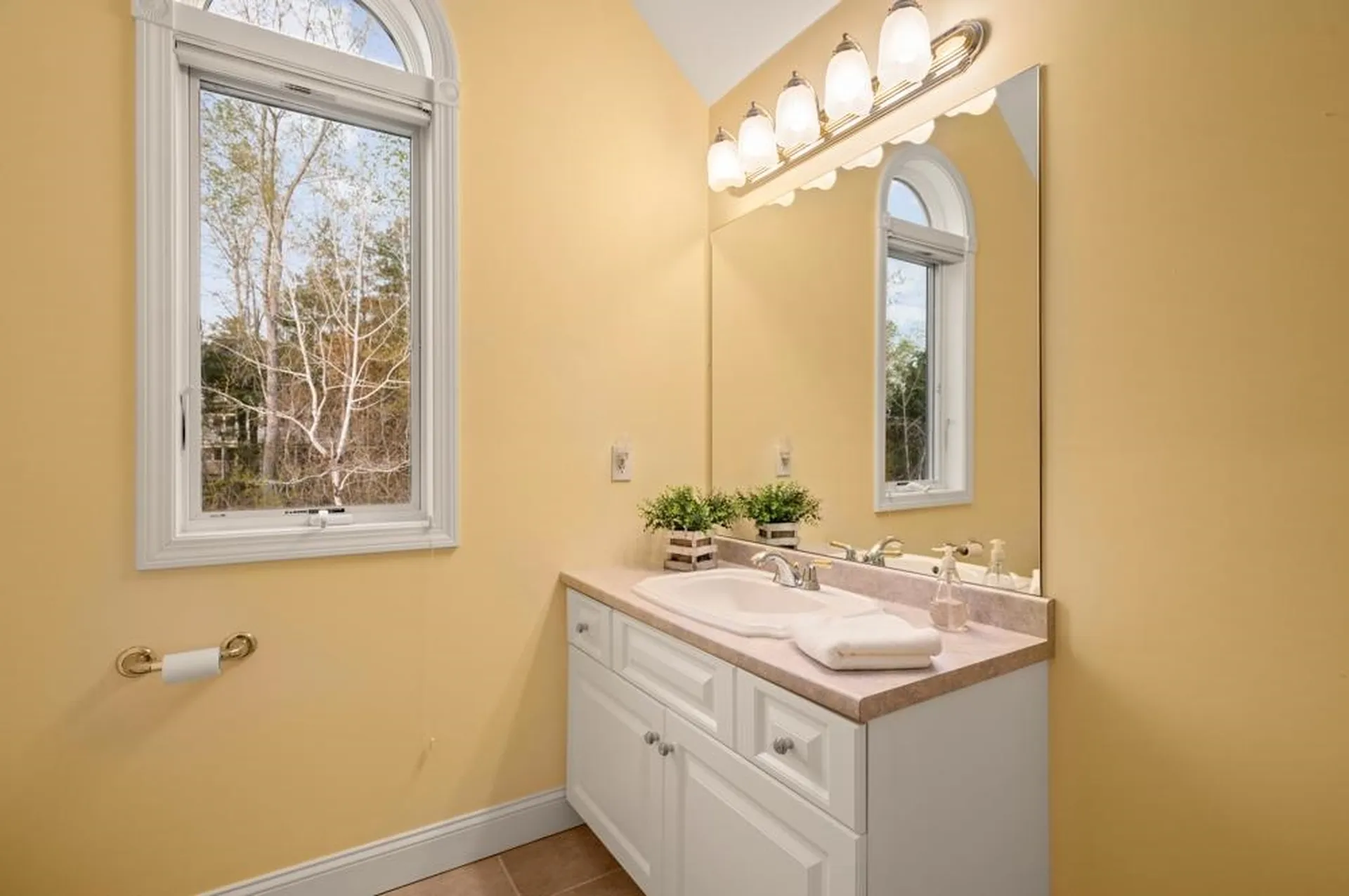 16 Hawkins Pond Lane Salem NH 03079