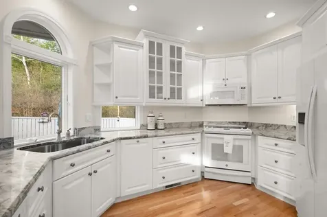 16 Hawkins Pond Lane Salem NH 03079