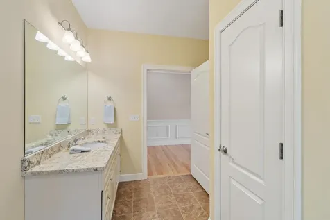 7 Torrey Pines Circle Plaistow NH 03865