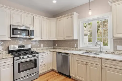 7 Torrey Pines Circle Plaistow NH 03865