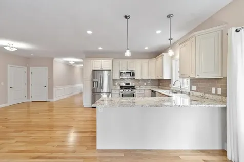 7 Torrey Pines Circle Plaistow NH 03865