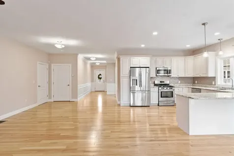 7 Torrey Pines Circle Plaistow NH 03865