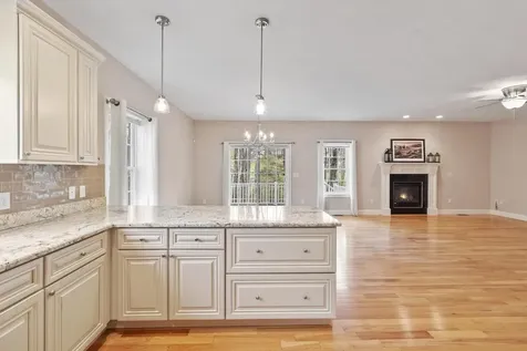 7 Torrey Pines Circle Plaistow NH 03865
