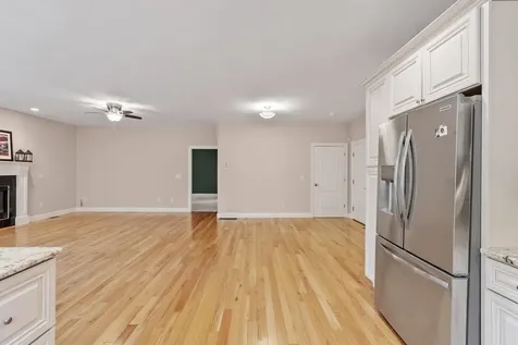 7 Torrey Pines Circle Plaistow NH 03865