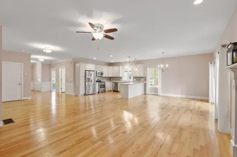 7 Torrey Pines Circle Plaistow NH 03865