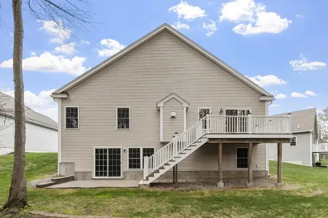 7 Torrey Pines Circle Plaistow NH 03865