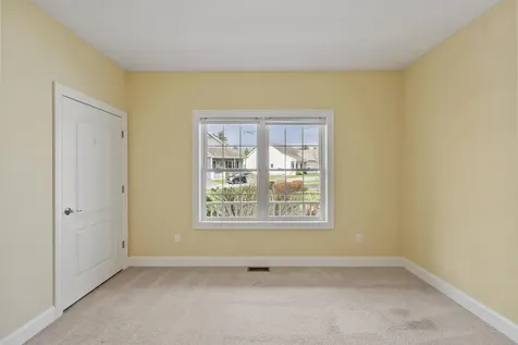 7 Torrey Pines Circle Plaistow NH 03865