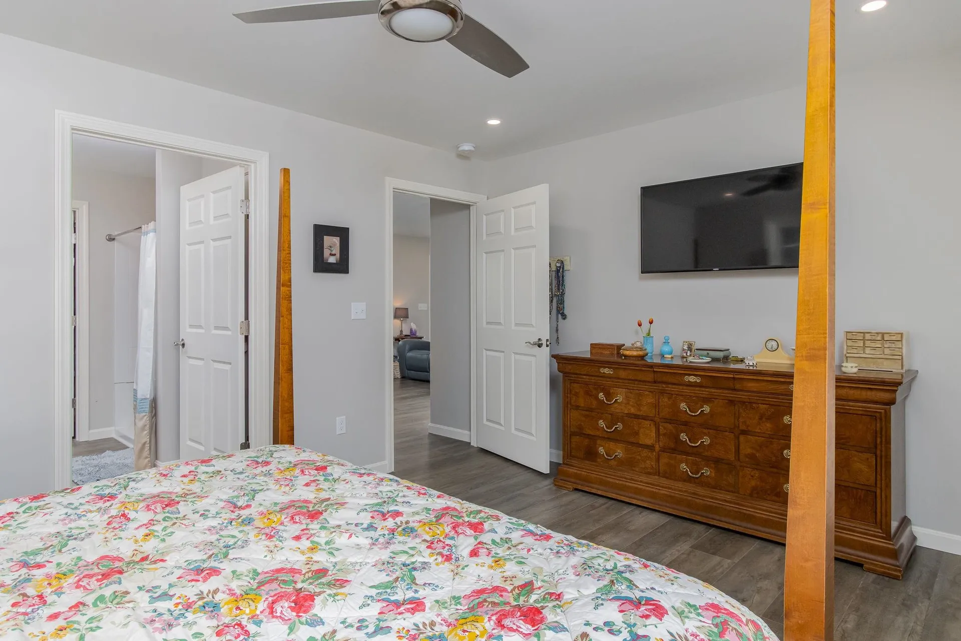 101 Mast Road Lee NH 03861