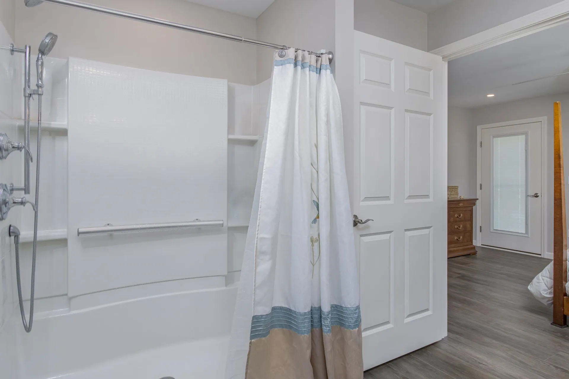101 Mast Road Lee NH 03861